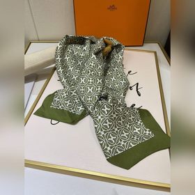 HERMES Логотип H виде большой ленты 100% шелк с косой текстурой