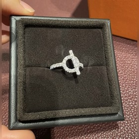 HERMES Два кольца Hermes： одно из белого золота, другое из розов