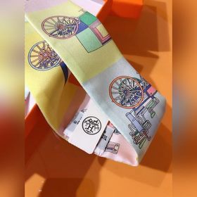 Hermès Twilly, 100% шелк, двойной слой, двусторонняя, дизайн « ».