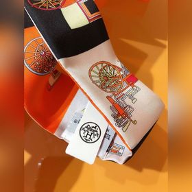 Hermès Twilly, 100% шелк, двойной слой, двусторонняя, дизайн « ».