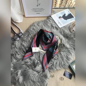 Hermès - Классическая коллекция из шелка, «Степной седло», 100% ш
