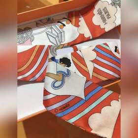 Hermès Twilly, шарф из шелка, 100% шелк, двойной, двусторонний Из