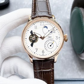 IWC – высококачественные мужские часы с многофункциональным дизай