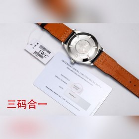 Серия IWC Pilots Watch Mark XVIII 1. Улучшенная синхронизация сек