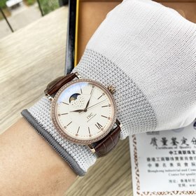 IWC Палермо, модель IW459401 Эта модель с указателем фаз Луны явл