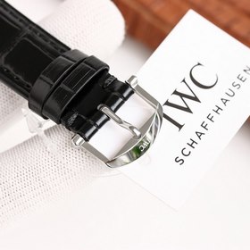 Часы IWC Portofino Chronograph Размеры： 42 мм x 13,5 мм Корпус ч
