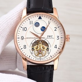 IWC, швейцарский производитель часов, представляет мужские часы в