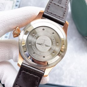 IWC, швейцарский производитель высококачественных часов, представ