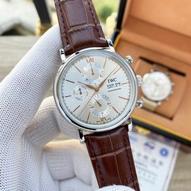 IWC, швейцарский производитель высококачественных часов, представ
