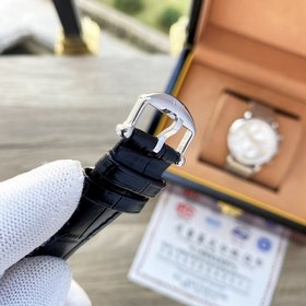 IWC, швейцарский производитель высококачественных часов, представ