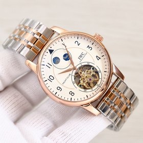 IWC, швейцарский производитель часов, представляет мужские часы в
