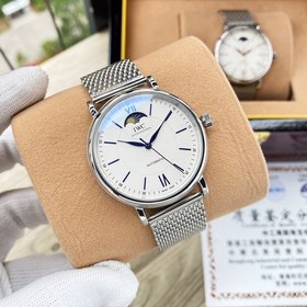 IWC Палермо, модель IW459401 Эта модель с указателем фаз Луны явл