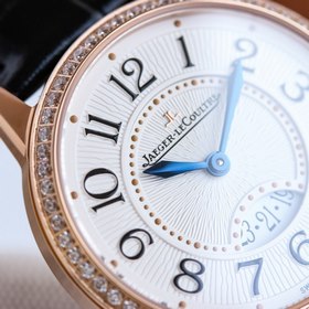 Jaeger-LeCoultre встречает романтический сезон с часами на запяст