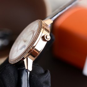 Часы Jaeger-LeCoultre Rendez-Vous романтично дебютируют. Простые 