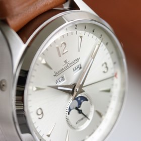 Jaeger-LeCoultre представляет часы Master Calendar 1558420 Мастер