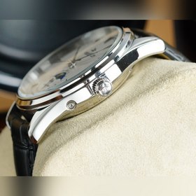 Jaeger-LeCoultre Master Moon Phase, диаметр 39 мм x 9,9 мм, на по
