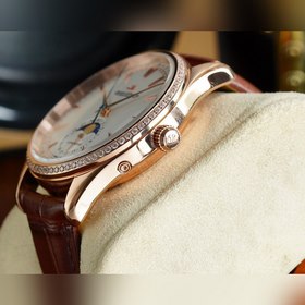 Jaeger-LeCoultre Master Moon Phase, диаметр 39 мм x 9,9 мм, на по