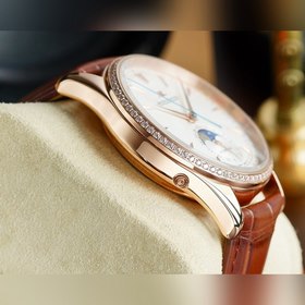 Jaeger-LeCoultre Master Moon Phase, диаметр 39 мм x 9,9 мм, на по