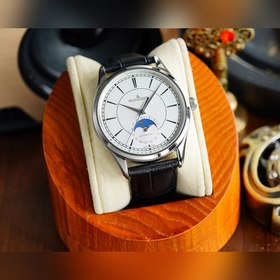 Jaeger-LeCoultre Master Moon Phase, диаметр 39 мм x 9,9 мм, на по