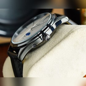 Jaeger-LeCoultre Master Moon Phase, диаметр 39 мм x 9,9 мм, на по