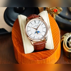 Jaeger-LeCoultre Master Moon Phase, диаметр 39 мм x 9,9 мм, на по