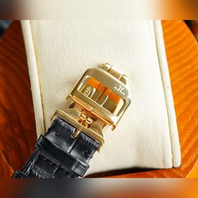 Jaeger-LeCoultre Master Moon Phase, диаметр 39 мм x 9,9 мм, на по