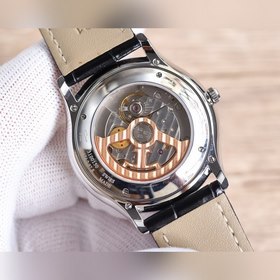 Jaeger-LeCoultre Master Ultra Thin, размер 40 мм, толщина всего 7