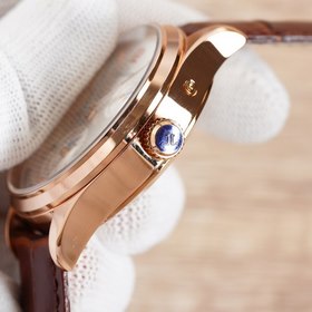 Часы Jaeger-LeCoultre Master Collection отличаются функцией отобр