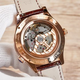 Часы Jaeger-LeCoultre Master Collection отличаются функцией отобр