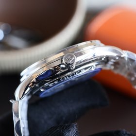 Мужские часы Jaeger-LeCoultre Вечный и совершенный дизайн этих ча