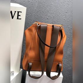 Рюкзак Loewe Goya в двух цветах В отличие от предыдущей версии, н