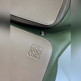 Рюкзак Loewe Goya в двух цветах В отличие от предыдущей версии, н
