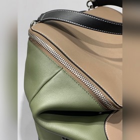 Рюкзак Loewe Goya в двух цветах В отличие от предыдущей версии, н
