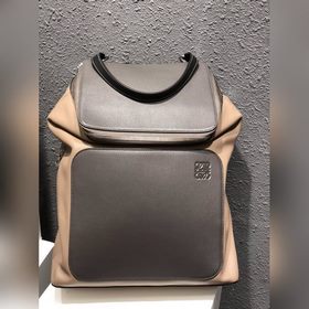 Рюкзак Loewe Goya в двух цветах В отличие от старой версии, новая