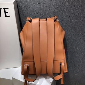 Рюкзак Loewe Goya в двух цветах В отличие от предыдущей версии, н