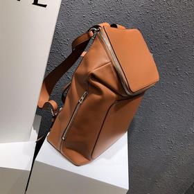 Рюкзак Loewe Goya в двух цветах В отличие от предыдущей версии, н