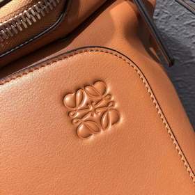 Рюкзак Loewe Goya в двух цветах В отличие от предыдущей версии, н