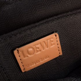 Рюкзак Loewe Goya в двух цветах В отличие от предыдущей версии, н