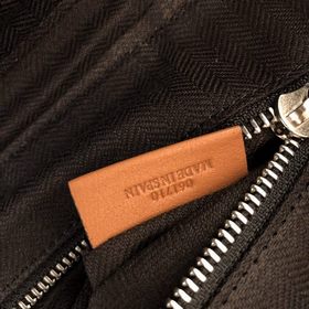 Рюкзак Loewe Goya в двух цветах В отличие от предыдущей версии, н