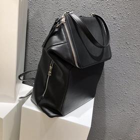 Рюкзак Loewe Goya из черной кожи с гладкой текстурой В отличие от