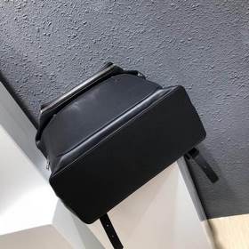 Рюкзак Loewe Goya из черной кожи с гладкой текстурой В отличие от