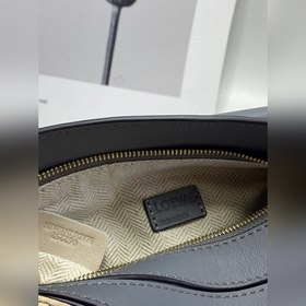 Mini Puzzle от Loewe с геометрическим дизайном, сумка через плечо