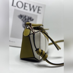Mini Puzzle от Loewe с геометрическим дизайном, сумка через плечо