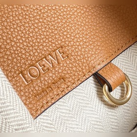Hammock bag от Loewe, цвет： личи-желтый «Трансформер» в мире моды
