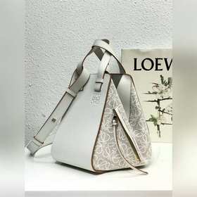 Hammock bag от Loewe, белая с вышивкой Изготовлена из парусины ис
