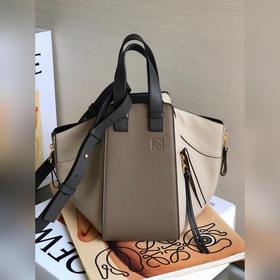 Сумка Hammock от Loewe Большой объем, свободно трансформируемая к