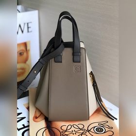 Сумка Hammock от Loewe Большой объем, свободно трансформируемая к