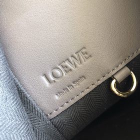 Сумка Hammock от Loewe Большой объем, свободно трансформируемая к