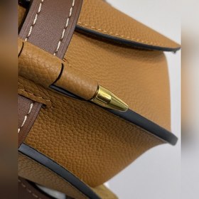 Сумка через плечо Gate от Loewe Полукруглая форма с бантиком прив