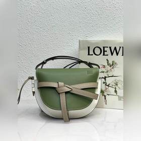 Сумка Gate от Loewe, гладкая, мятно-зеленая/белая/абрикосовая Бан
